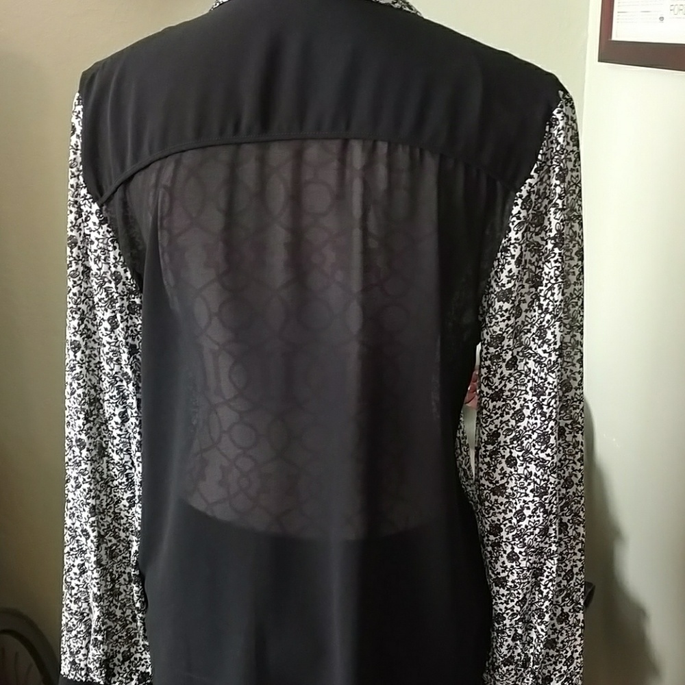 Classic blouse - Picture 4 of 5